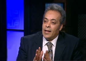 "جمال سلامة استاذ ورئيس قسم العلوم السياسية جامعة السويس"